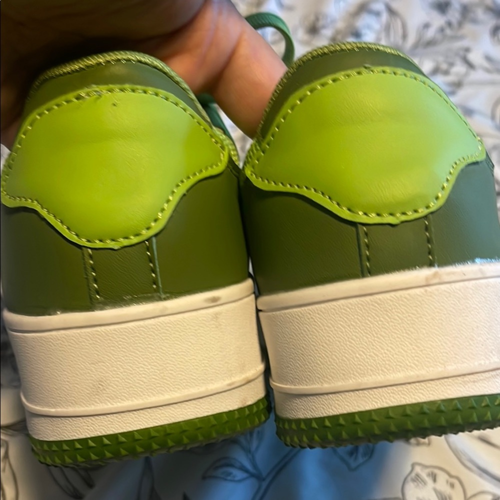 Green woman’s Shoes - Picture 7 of 10